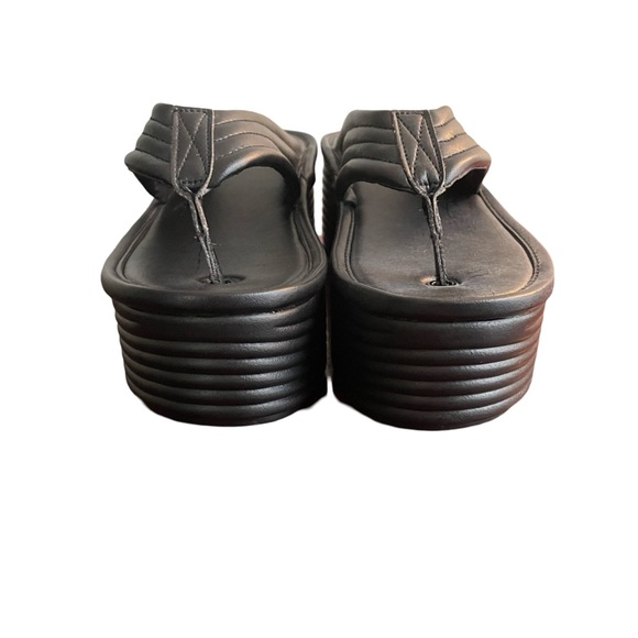 NWT Black Platform Flip Flops - Picture 5 of 8